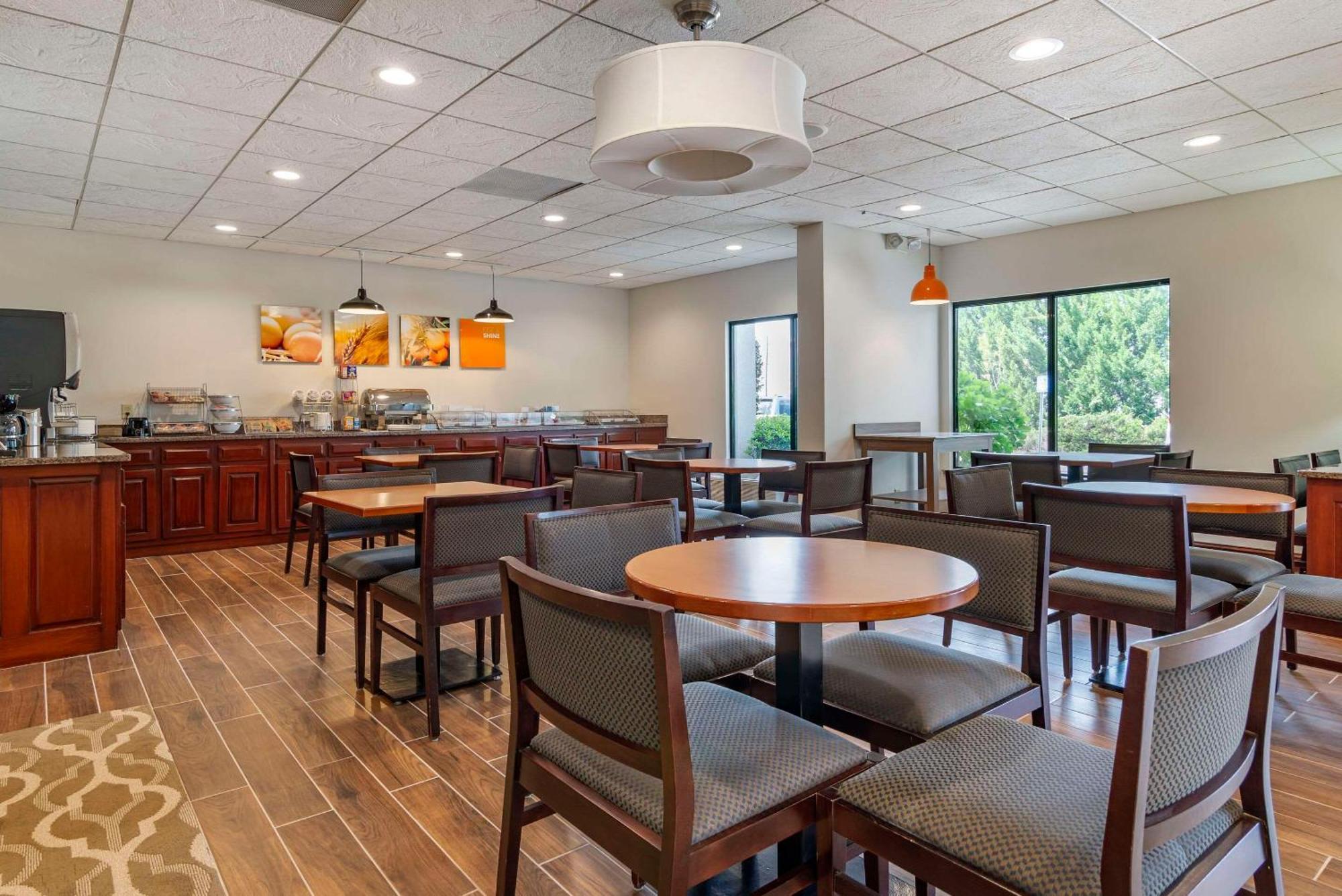 Comfort Inn & Suites Dahlonega University Area Eksteriør billede
