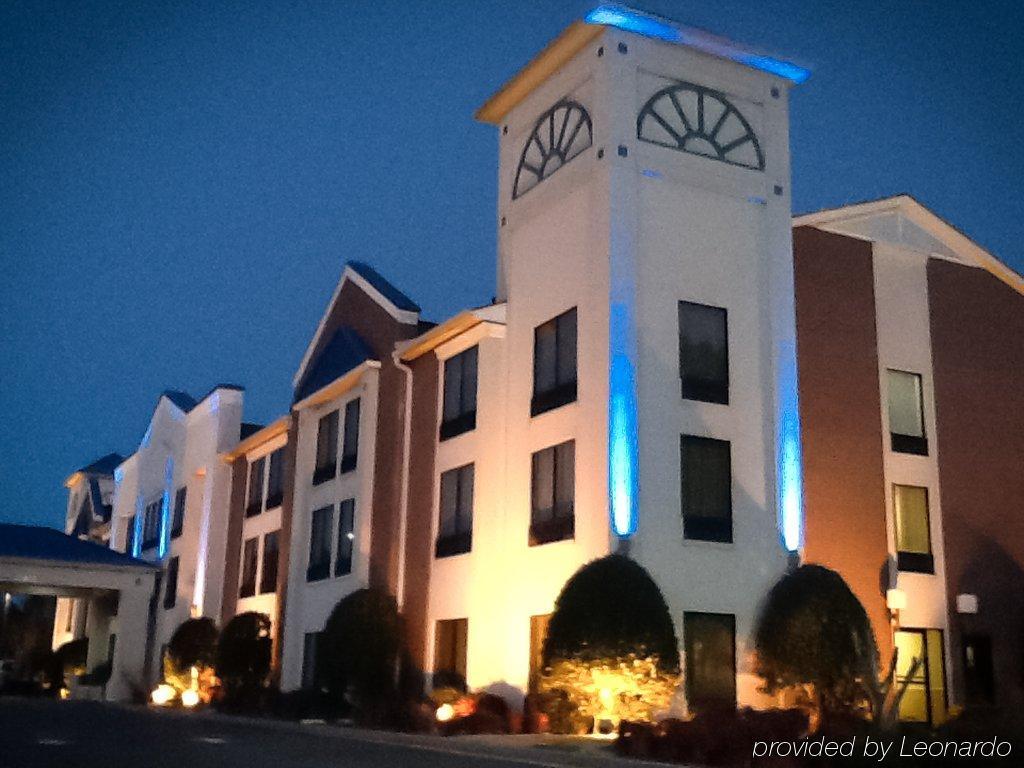 Comfort Inn & Suites Dahlonega University Area Eksteriør billede